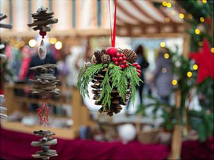 Advent rund um die Kirche in Nienstedten