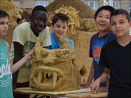 Ausstellung zum Mitmach-Projekt: Bauen mit Lehm für Kinder & Erwachsene