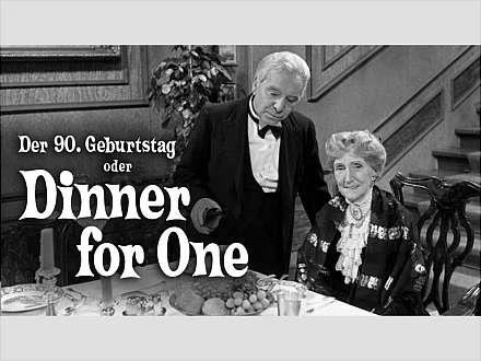 „Dinner For One“ als Start des Lebendigen Adventskalenders in Volksdorf