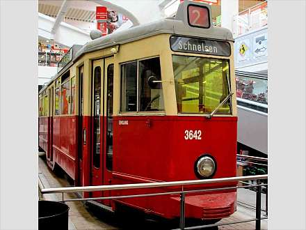 Eine Zeitreise – mit und ohne d. Straßenbahn-Linie 2